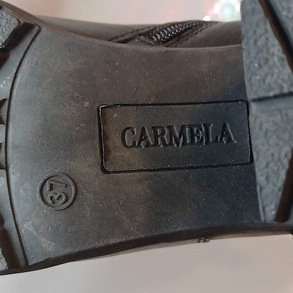 Carmela Leather Chunky Heeled Boots Moto Booties Zippers Lug Size Women's 7 - Picture 9 of 11